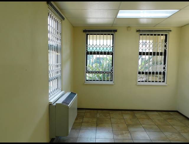 125M² OFFICE TO LET IN RANDPARK RIDGE
